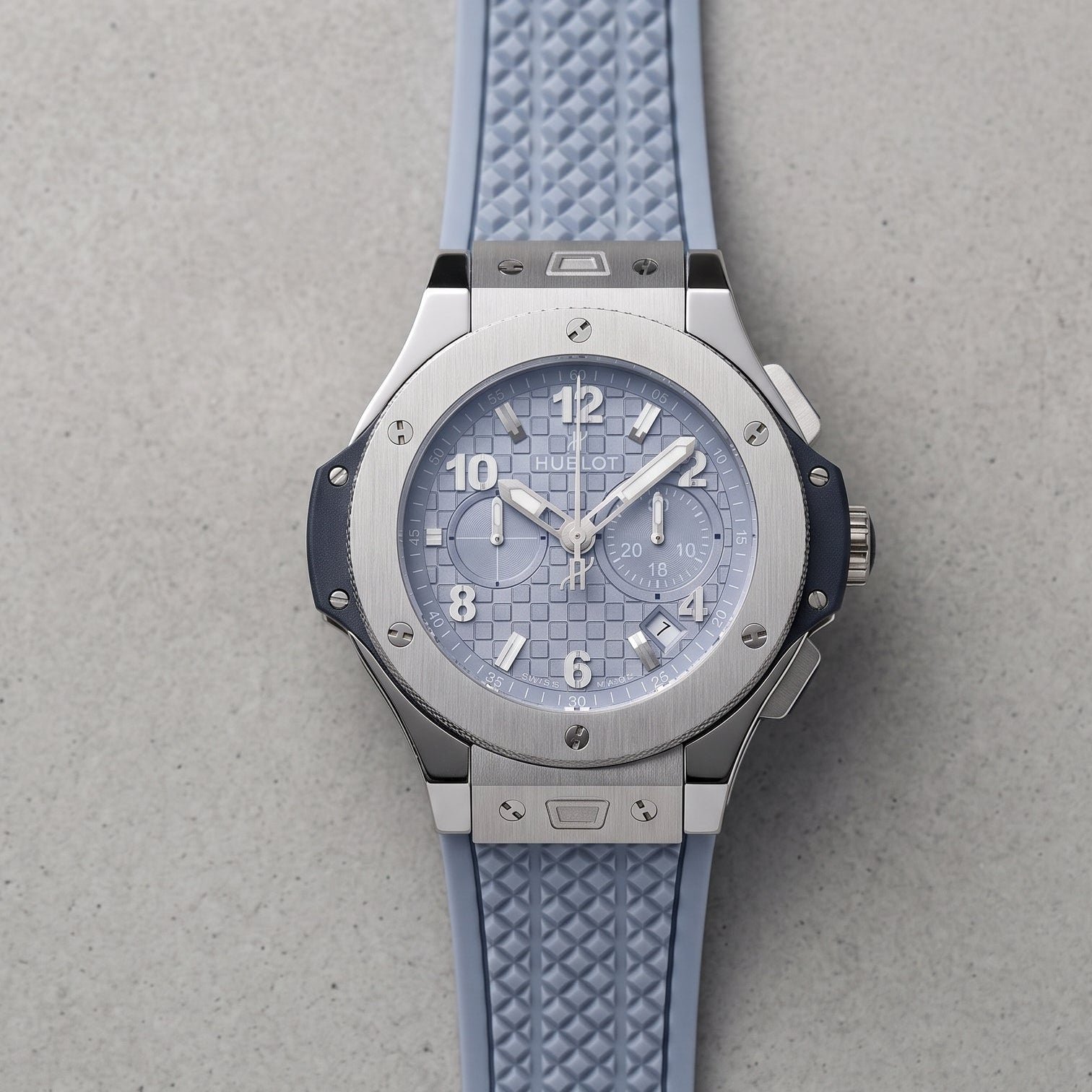 Remove_hand_change_background_2K_202607051525.jpg Hublot Big Bang Unico Chronograph Quartz “Coal Blue” Stainless Steel Case Silicone Strap Men’s Watch