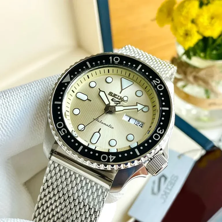 Seiko SRPE75K1 side view