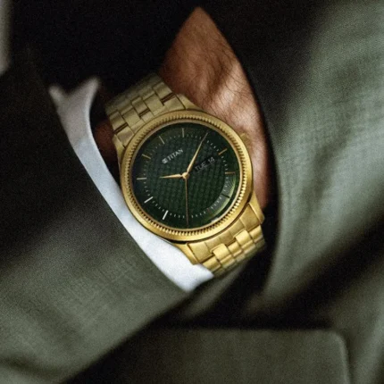 Titan 1824YM02 – Green Dial Quartz Men's Watch