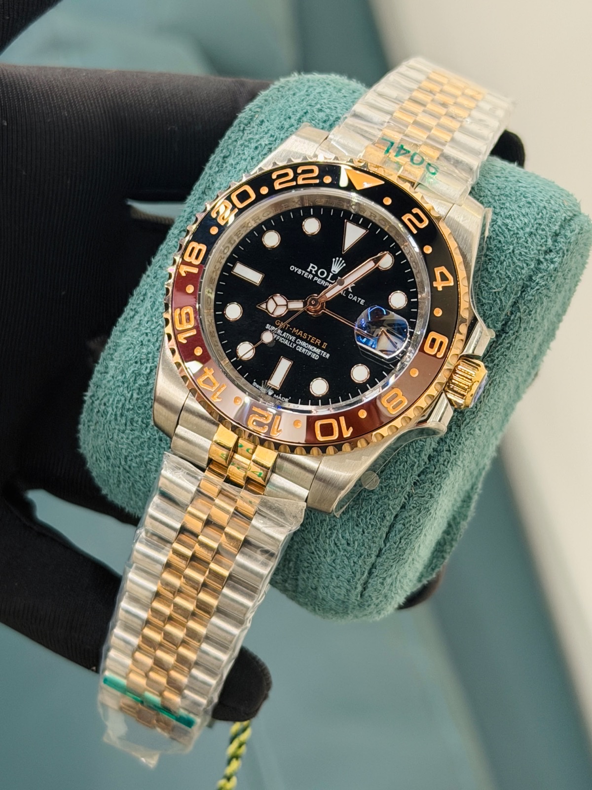 tp-b2-ref-20261022-08-rolex-root-beer-two-tone-jubilee Rolex — Black Dial, Brown-Black Bezel & Two-Tone Jubilee-Style Bracelet - Image 2